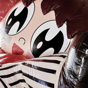 双手脚铐口球锁入笼子文
